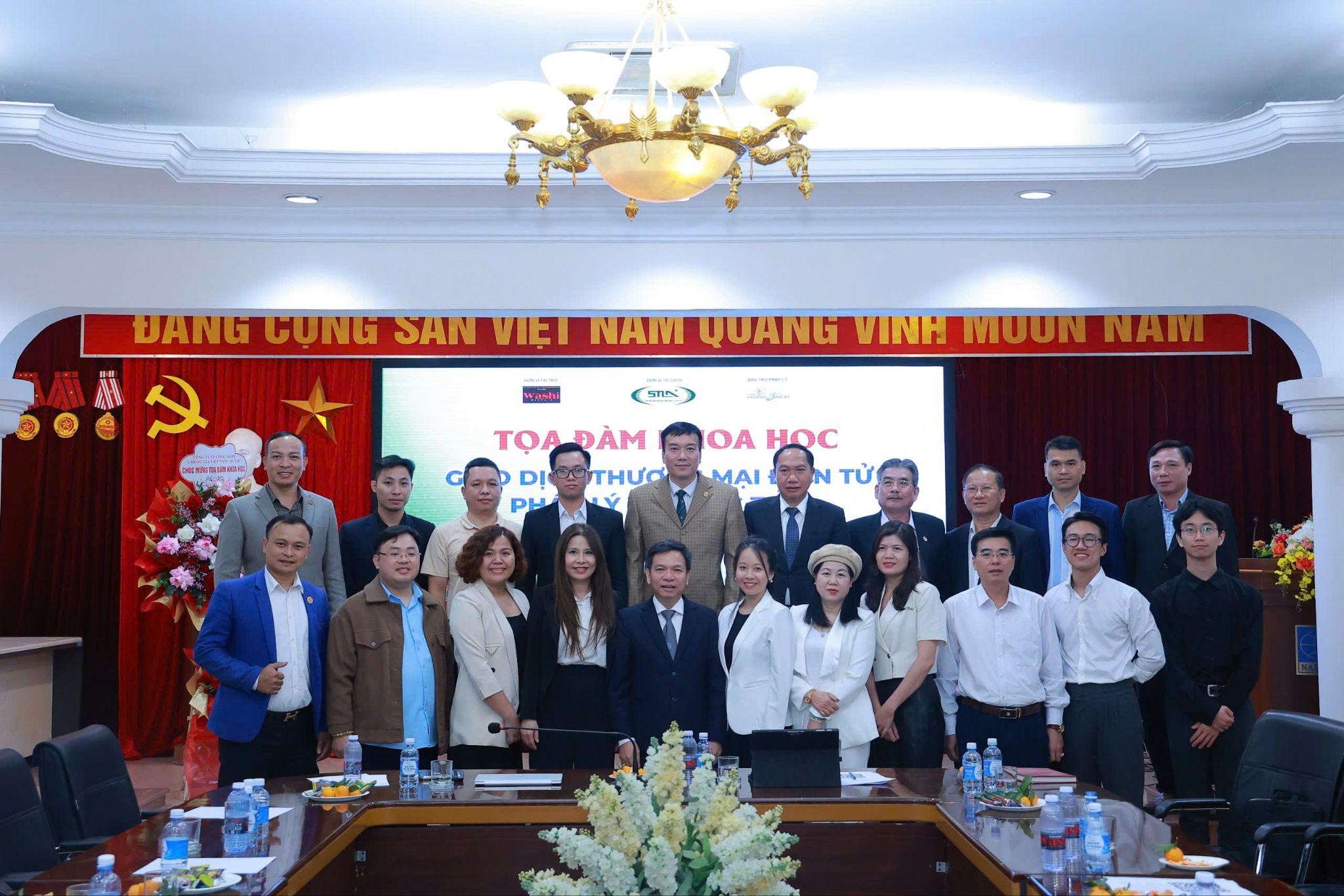 Tọa đàm nhận được sự quan tâm của nhiều lãnh đạo, quản lý, doanh nghiệp, chuyên gia hàng đầu trong lĩnh vực thương mại điện tử và pháp lý